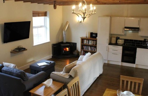 Ferryside Casa | Pass the Keys | Stunning pet friendly home near the beach | Sleeps 6