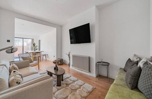 Oxford Casa | Pass the Keys Stunning 5 Bedroom Home Central Oxford