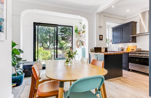 Graveney Casa | Pass the Keys | Stunning 3BR House with Garden Oasis