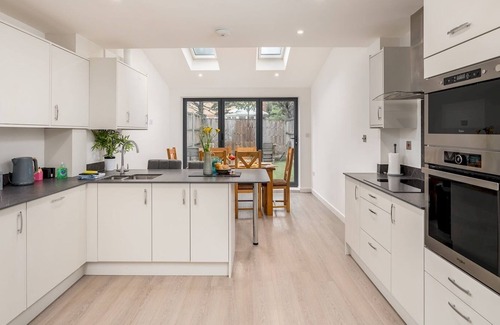 High Wycombe Alquiler De RV | Pass the Keys | Wycombe and Handy Cross Townhouse