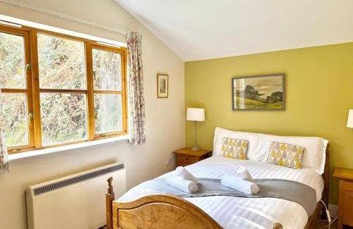 Brechfa Casa | Pass the Keys Y Bwythn Welsh Countryside Retreat UK Getaway