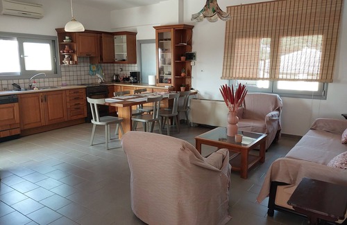 Gerani Apartamento | Passatempo Casa spacious relaxing 3bedroom apart huge veranda 300m from the sea