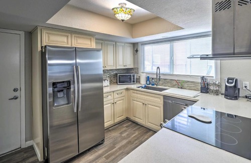 Lake Havasu City Casa | Patio and Grills Mtn-View Home in Lake Havasu City!