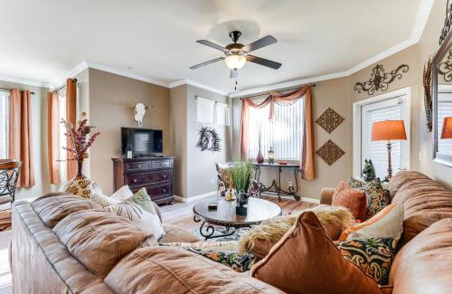 Gilbert Apartamento | Patio and Resort Perks Gated Gilbert Condo