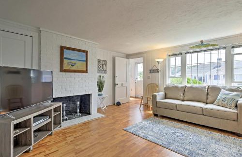 West Hyannisport Casa | Patio and Walk to Craigville Beach Cape Cod Retreat