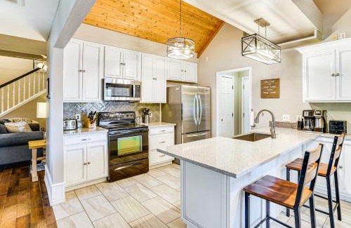 Bedford Casa | Patio and Yard Family Home 12 Mi to ATandT Stadium!