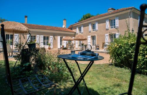 Aujan-Mournede Cama Y Desayuno | Patio des Rêves - Charme au cœur du Gers
