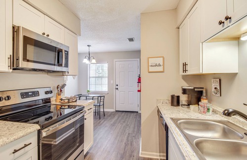 Hinesville Casa | Patio for Al Fresco Dining: Home in Hinesville!