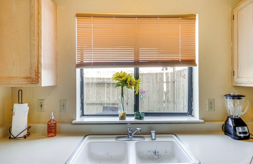 California City Apartamento | Patio & Mtn Views: Family Gem in California City