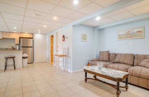 Mashpee Apartamento | Patio + Pond View: Serene Cape Cod Escape