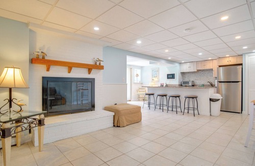 Mashpee Apartamento | Patio + Pond View: Serene Cape Cod Escape