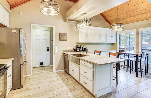 Bedford Casa | Patio & Yard: Family Home 12 Mi to AT&T Stadium!