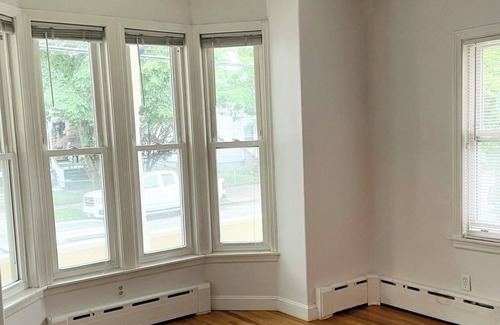 Bristol Casa | Patriotic Downtown Bristol!