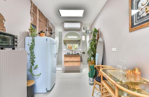 Alkmaar Apartamento | Pats garden room with mini cinema, projector