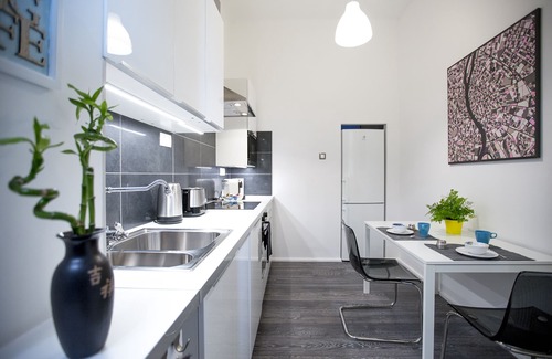 Terezvaros Apartamento | Nuevo apartamento premium de 75m2 ° City Center, AC, Netflix