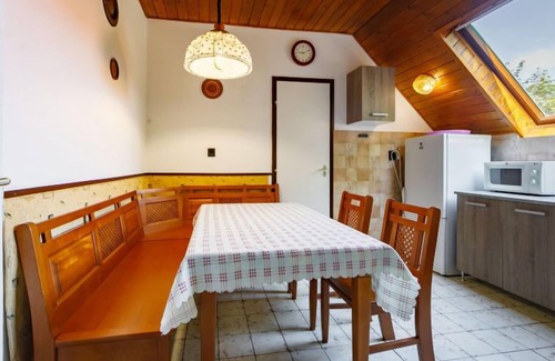 Balatonfoldvar Apartamento | Paulownia by Interhome