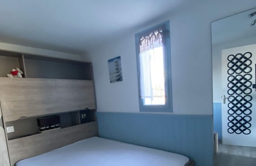 Valras-Plage Cabina | Pavilion 6 people, parking, shared swimming pool, lou portalou n°105