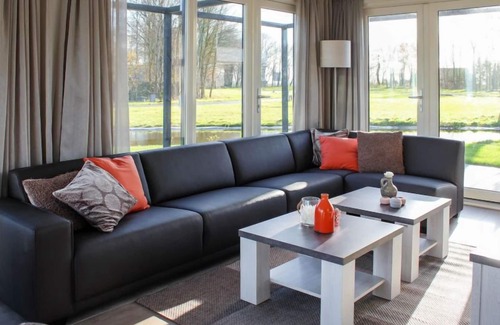 West-Graftdijk Casa | Pavilion l'etage 10 by Interhome