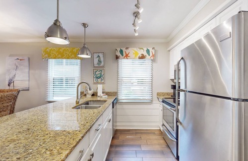 Pawleys Island Casa | Pawleys Island 1st Floor Condo in Serene Golf Course Community, Near Beach