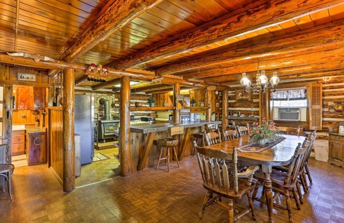 Lyonsville Cabina | Paynes Creek Home w / jacuzzi y vistas!