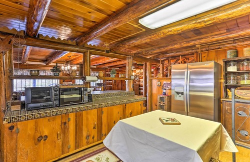 Lyonsville Cabina | Paynes Creek Home w / jacuzzi y vistas!