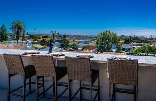 North Pacific Beach Casa | PB Compound Getaway Steps to Surf and Sand