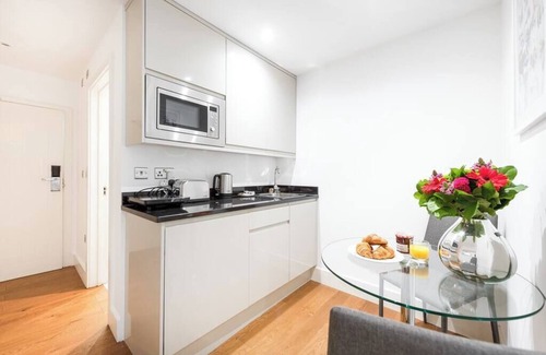 Notting Dale Apartamento | PBC | Large Studio w/Patio in Bayswater (LS4)