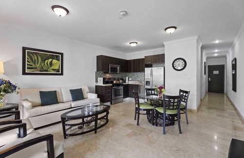 Washington Condominio | Elegancia tropical, condominio acogedor con vistas a la piscina con encanto