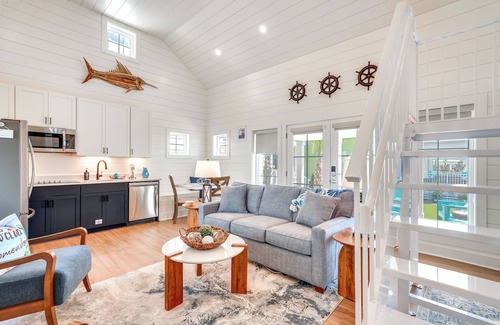 Panama City Beach Cabaña | PCB 'Margaritas & Parrots in Paradise' Bungalow