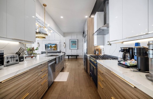 Eastern Malibu Villa | PCH Paradise - PCH Retreat with Oceanfront 4 Bd, 4 Ba, Spa & Rooftop