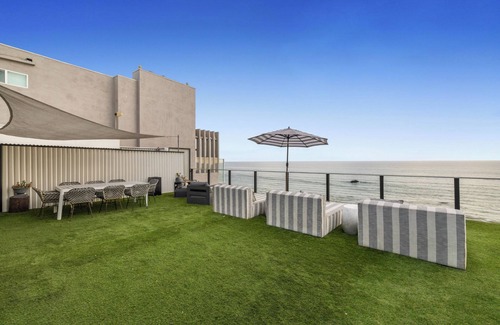 Eastern Malibu Villa | PCH Paradise - PCH Retreat with Oceanfront 4 Bd, 4 Ba, Spa & Rooftop