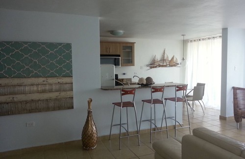 Cabezas Condominio | Entorno de resort con todas las comodidades del hogar - Peña Mar! A / C, TV, WiFi