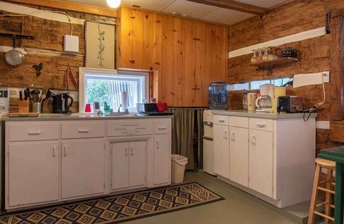 Chesley Cabaña | Peabody Log Cabin - Tres Habitaciones Casa Rural, Capacidad 8