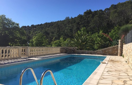 Seillans Villa | Tranquilidad en la piscina grande en un lugar privado - Villa Christiane