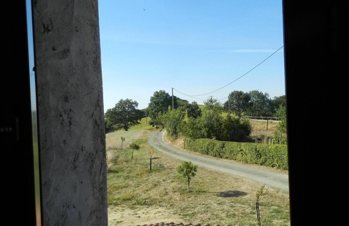 Jegun Casa | Paz al final de la pista, relajarse y relajarse en la interesante bodega de edad