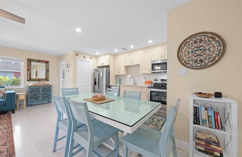 Sanibel Casa | Peace, Love & Shells: Charming 2 Bedroom Beach Cottage Steps to the Gulf!