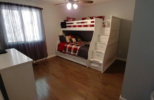 Bryson City Casa | Peace of Heaven ~ Modern Chic Cabin w/Majestic Mountain Views