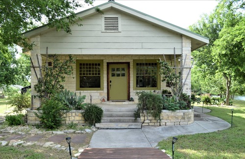 New Braunfels Casa | Peace & Serenity Surrounded You In Nature in a Historic Farmhouse