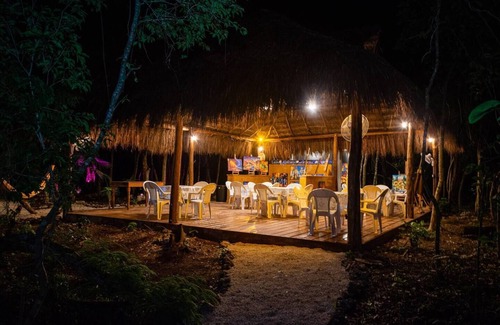 Akumal Cabina | Peaceful Getaway in the Jungle with AC and private deck with Hot Tub.