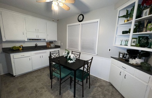 Redford Casa | Peaceful Clean 3BR | 6Beds | Free Wifi | Finished Basement
