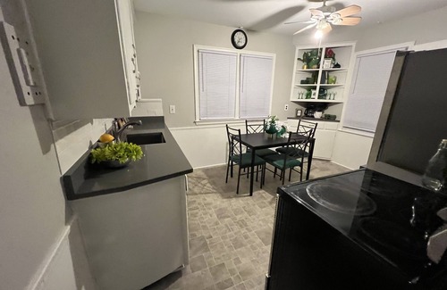 Redford Casa | Peaceful Clean 3BR | 6Beds | Free Wifi | Finished Basement