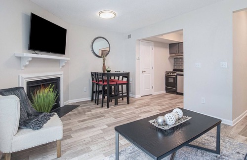 Charlotte Apartamento | Peaceful 1-bedroom apartment in SouthPark w/Wi-Fi
