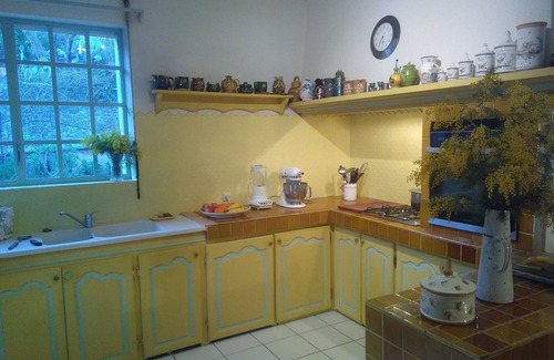 Plage de la Garonnette Villa | 1930s villa, peaceful, close to the sea