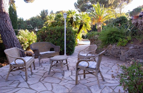 Plage de la Garonnette Villa | 1930s villa, peaceful, close to the sea