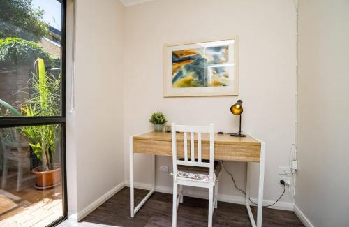 Garran Casa | Peaceful 1BR Home near Canberra Hospital - Hosted by CanStay