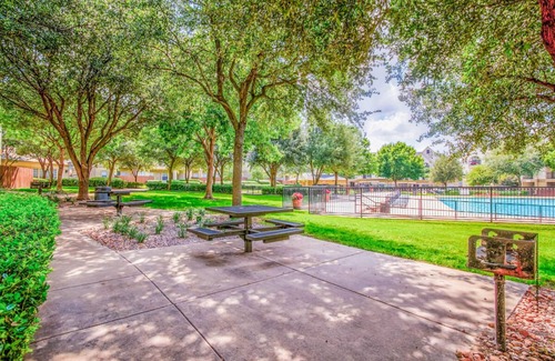 Far North Dallas Apartamento | Peaceful 1BR Unit With Balcony