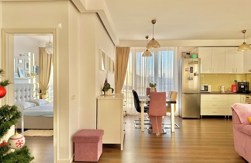 Centrul Vechi Apartamento | Peaceful 2-Bedroom Apartment with Stunning View of the Brasov Mountains