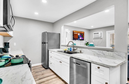 West Arlington Apartamento | Peaceful 2BR Getaway Minutes from Downtown Arlington
