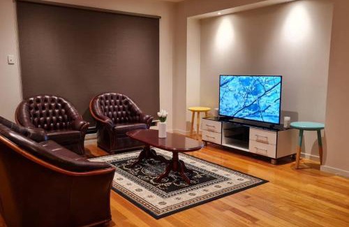 Kurunjang Casa | Peaceful 3 bedroom house in Melton Vic