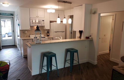 Port Hueneme Condominio | Peaceful, 3-bedroom condo, a short walk away from Port Hueneme beach and pier